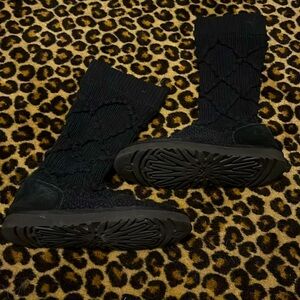 Unique cable knit sweater Ugg boot